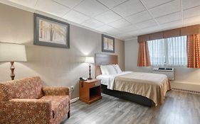 Quality Inn & Suites Green Bay Downtown
